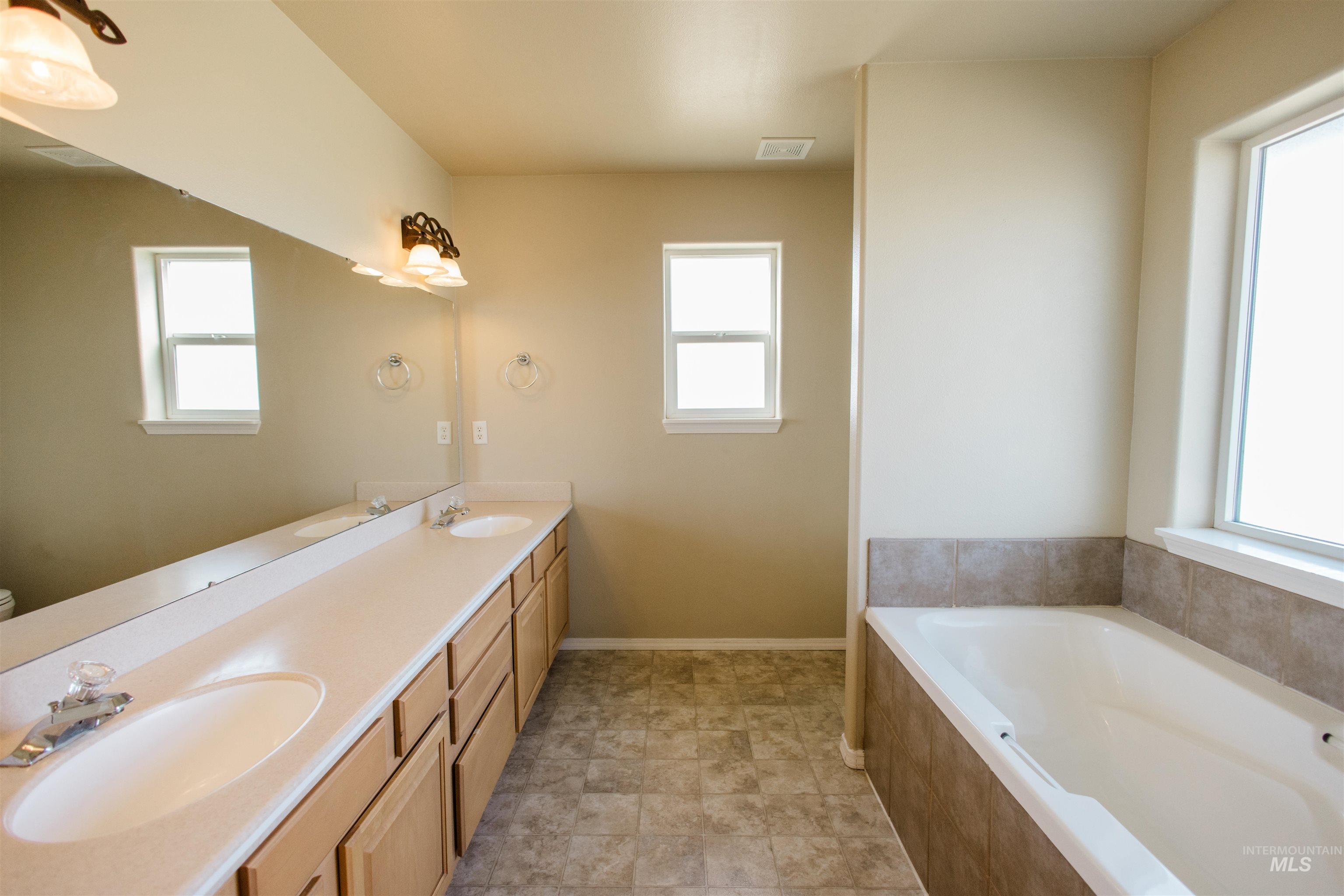 1571 Southeast Hamilton Road Mountain Home, ID 83647 - Photo 16 of 50