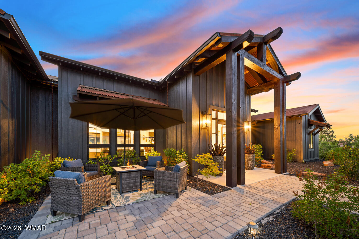 512 Fieldy Road Show Low, AZ 85901 - Photo 3 of 128 Paver front Patio