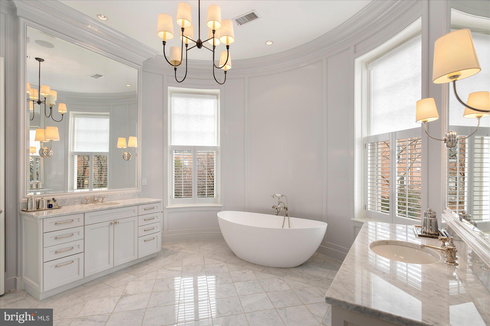 1823 Phelps Place Northwest Washington, DC 20008 - Photo 28 of 55 Primary En Suite Bath