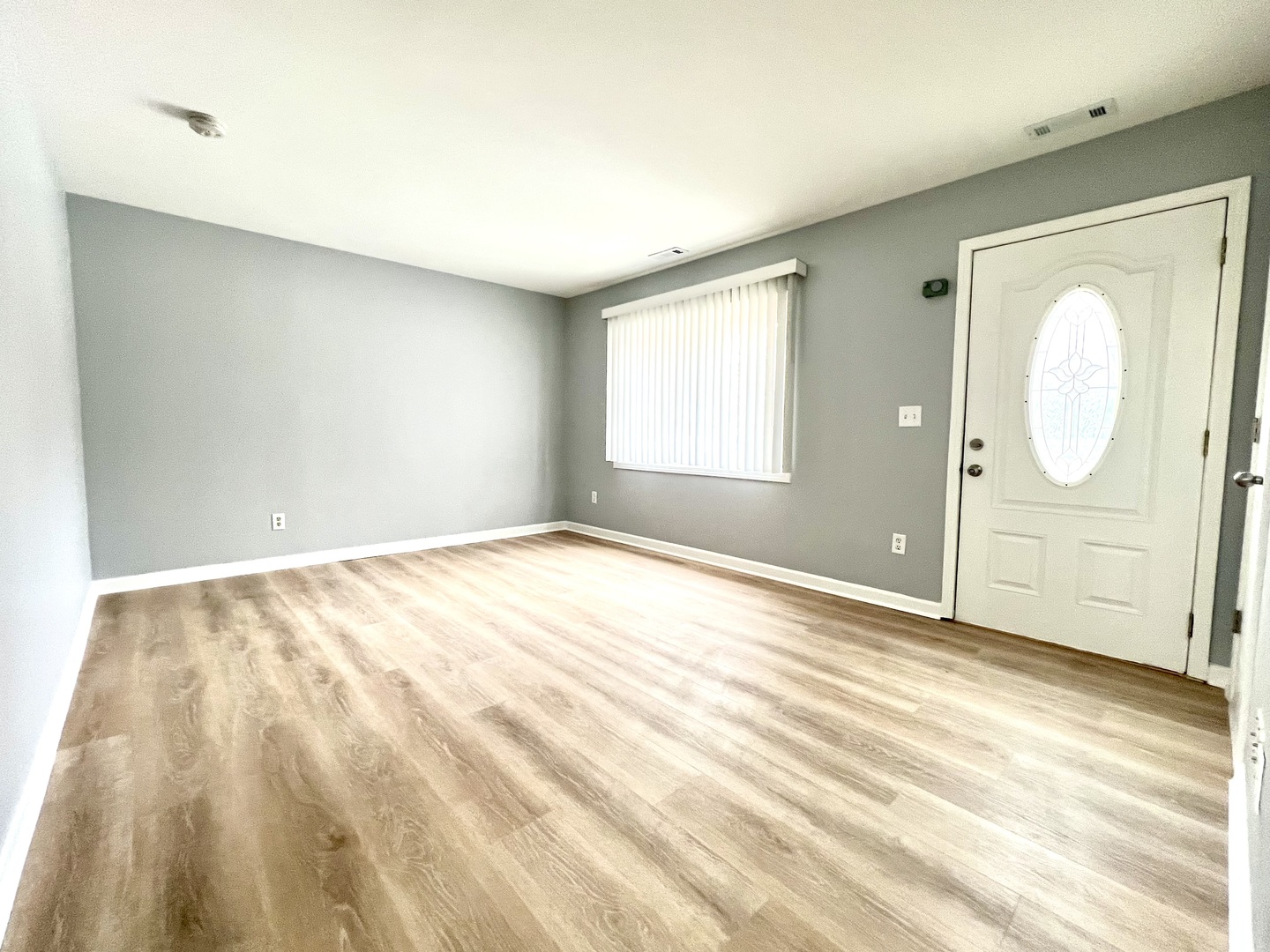 210 Willow Road Streamwood, IL 60107 - Photo 2 of 14