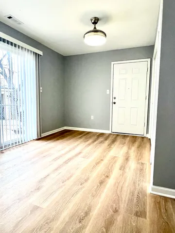 $314,900 | 210 Willow Road, Streamwood, IL 60107