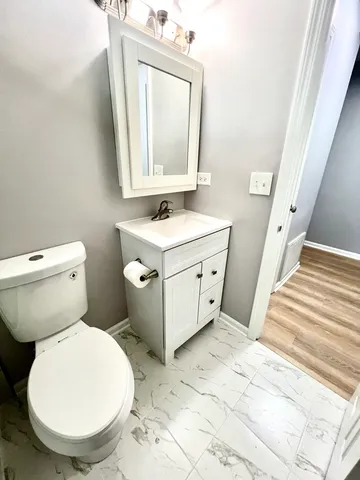 $314,900 | 210 Willow Road, Streamwood, IL 60107