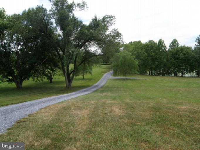 3833 Wayson Road Davidsonville, MD 21035 - Photo 12 of 29 Entrance Driveway