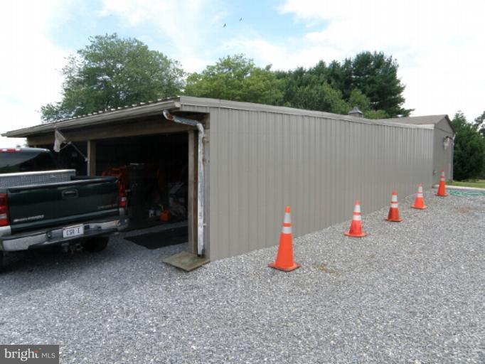 3833 Wayson Road Davidsonville, MD 21035 - Photo 23 of 29 Storage / Equipment Barn 1100 sqft with electric