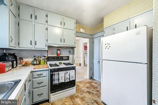 $375,000 | 219 Harding Avenue, Westmont, NJ 08108