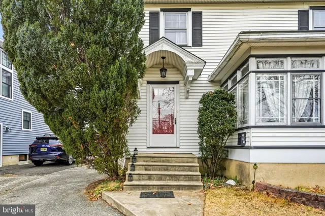 $375,000 | 219 Harding Avenue, Westmont, NJ 08108