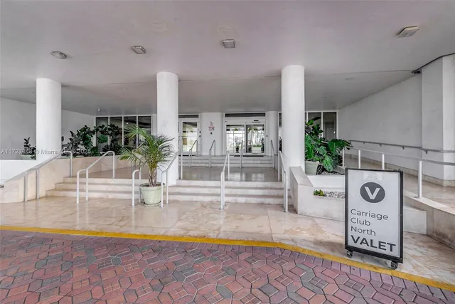 $3,750 | 5005 Collins Avenue, Unit 1224, Miami Beach, FL 33140