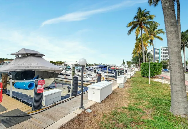 $3,750 | 5005 Collins Avenue, Unit 1224, Miami Beach, FL 33140