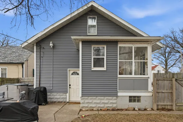 $150,000 | 1901 West 16th Street, Davenport, IA 52804