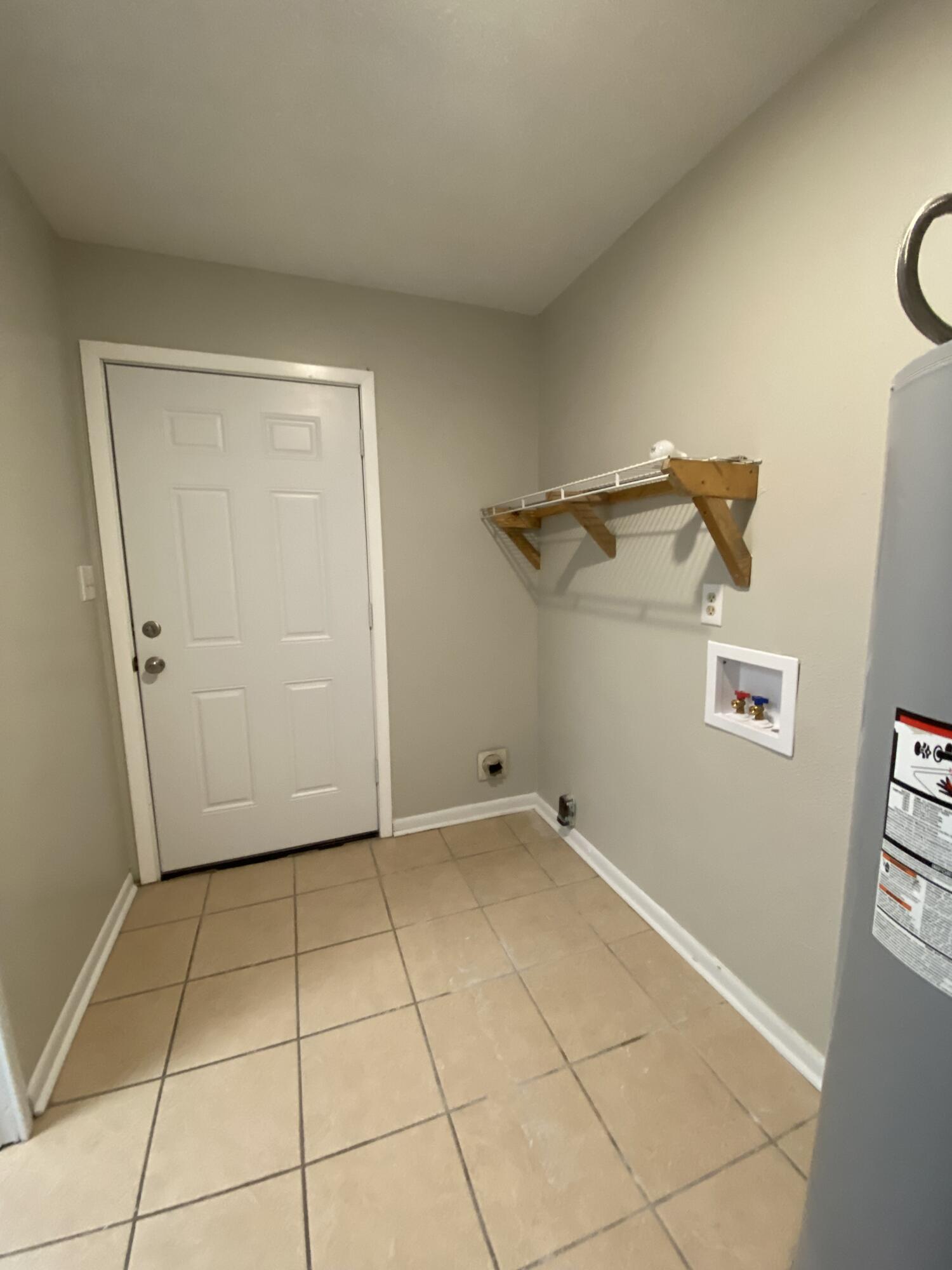 6173 Old Hickory Road Crestview, FL 32539 - Photo 10 of 22 a view of an empty room