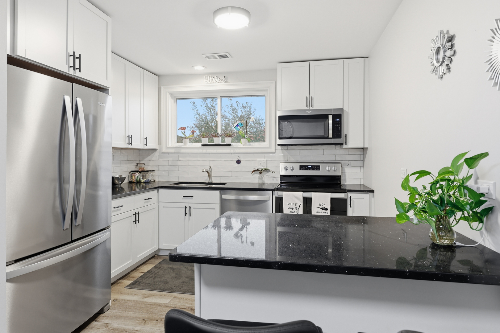 471 Raintree Court, Unit 2B Glen Ellyn, IL 60137 - Photo 12 of 25