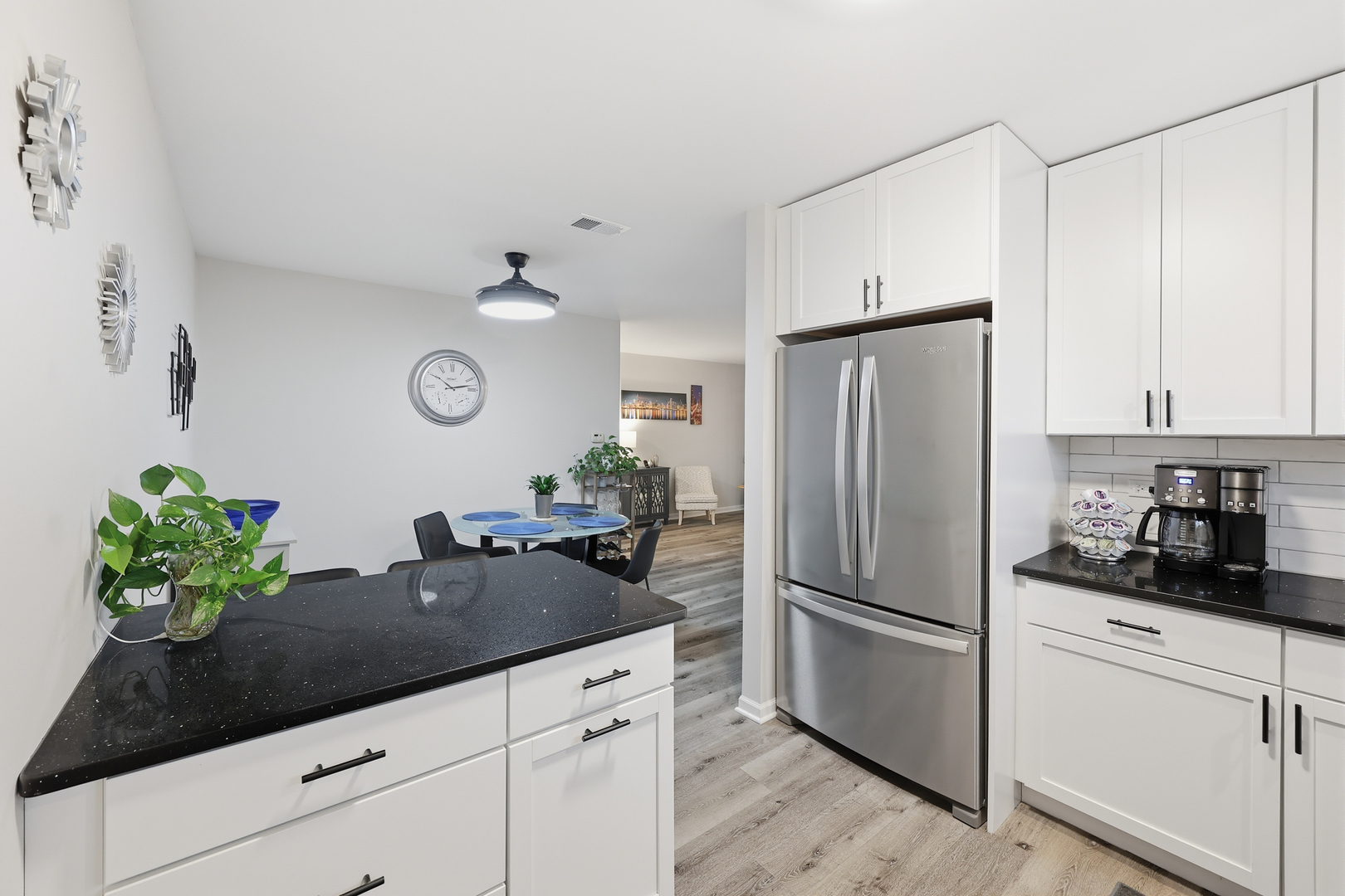 471 Raintree Court, Unit 2B Glen Ellyn, IL 60137 - Photo 13 of 25