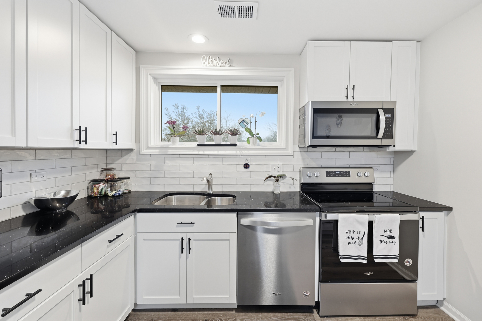 471 Raintree Court, Unit 2B Glen Ellyn, IL 60137 - Photo 14 of 25