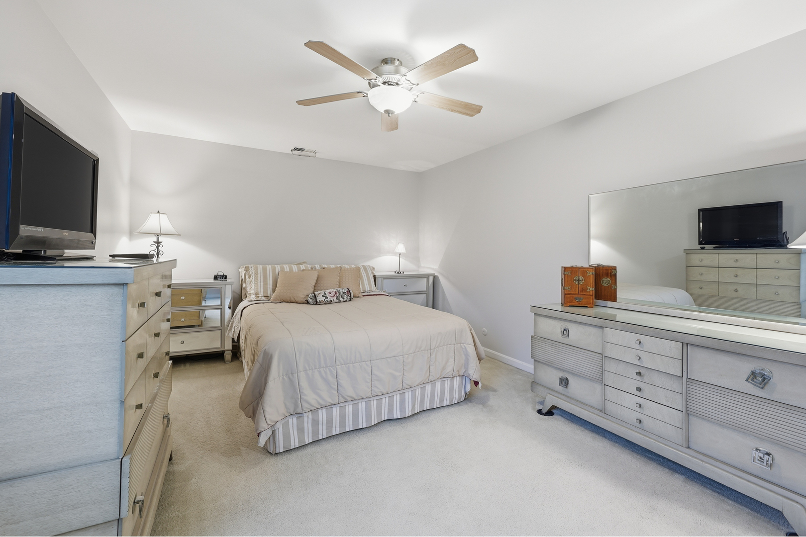 471 Raintree Court, Unit 2B Glen Ellyn, IL 60137 - Photo 15 of 25