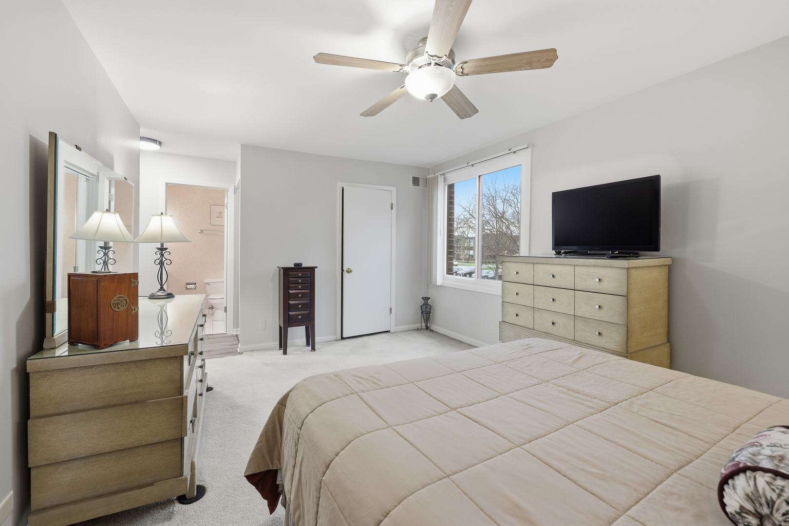 471 Raintree Court, Unit 2B Glen Ellyn, IL 60137 - Photo 16 of 25