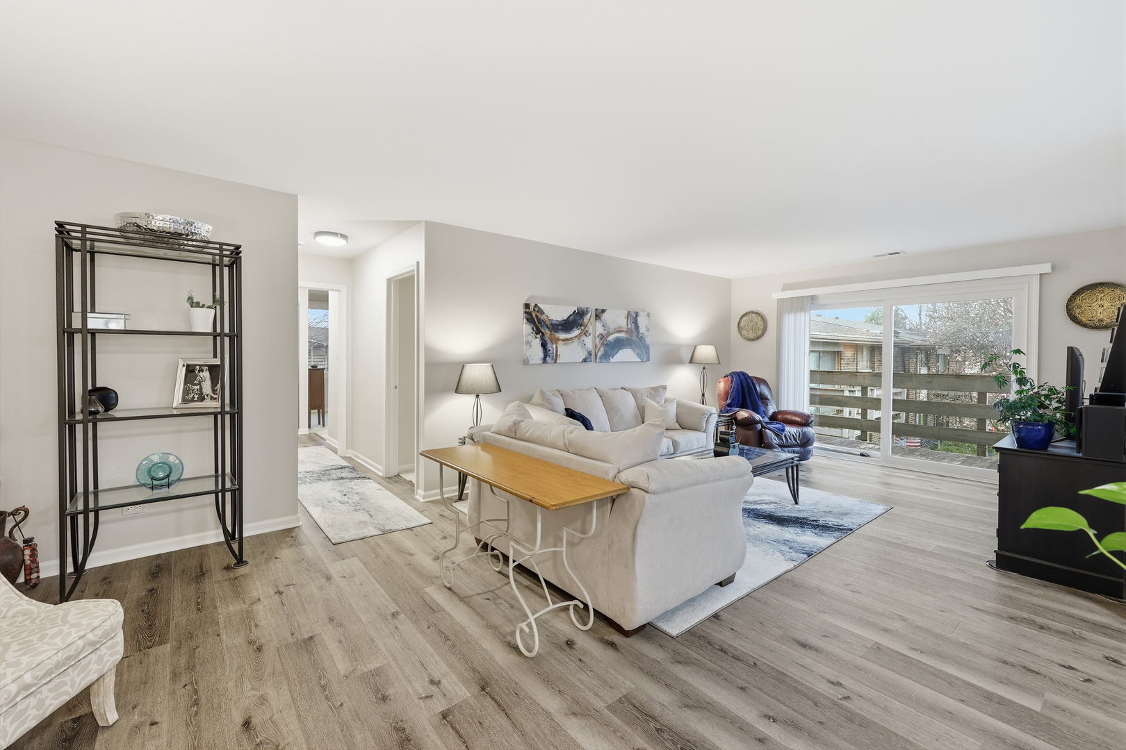 471 Raintree Court, Unit 2B Glen Ellyn, IL 60137 - Photo 4 of 25