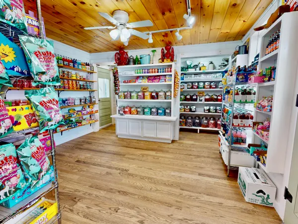 $749,000 | 62 West Main Street, Vinalhaven, ME 04863