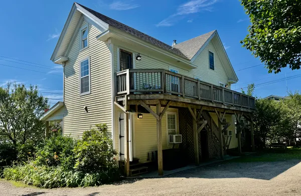 $749,000 | 62 West Main Street, Vinalhaven, ME 04863