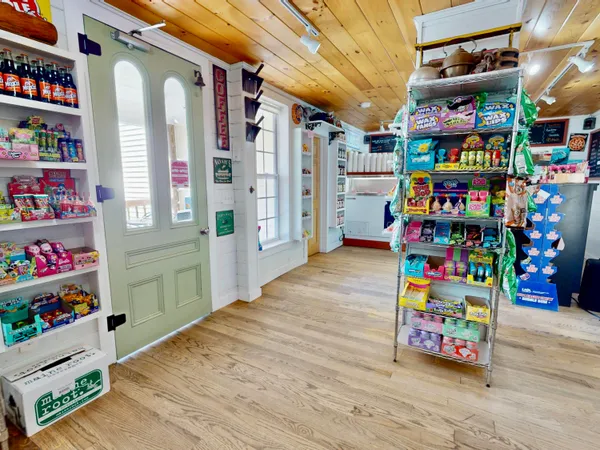 $749,000 | 62 West Main Street, Vinalhaven, ME 04863