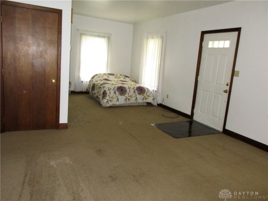 9132 Barnes Road Clayton, OH 45315 - Photo 21 of 48 Living rm view 3