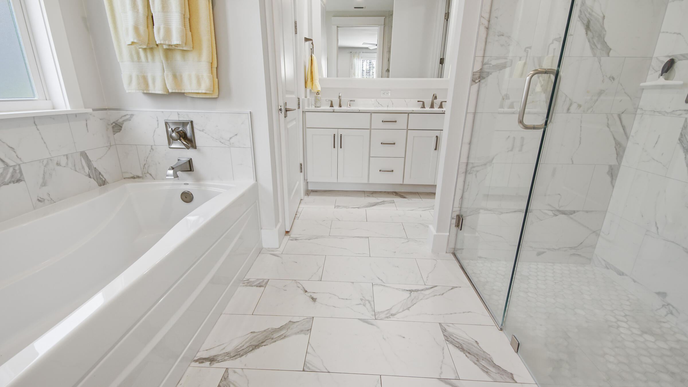 307 Sandchase Cir Inlet Beach Inlet Beach, FL 32461 - Photo 47 of 64 a bathroom with a bathtub sink and mirror