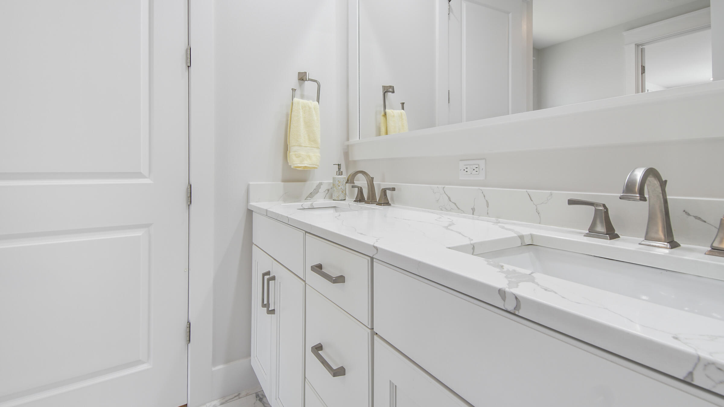 307 Sandchase Cir Inlet Beach Inlet Beach, FL 32461 - Photo 50 of 64 a bathroom with a sink and a mirror