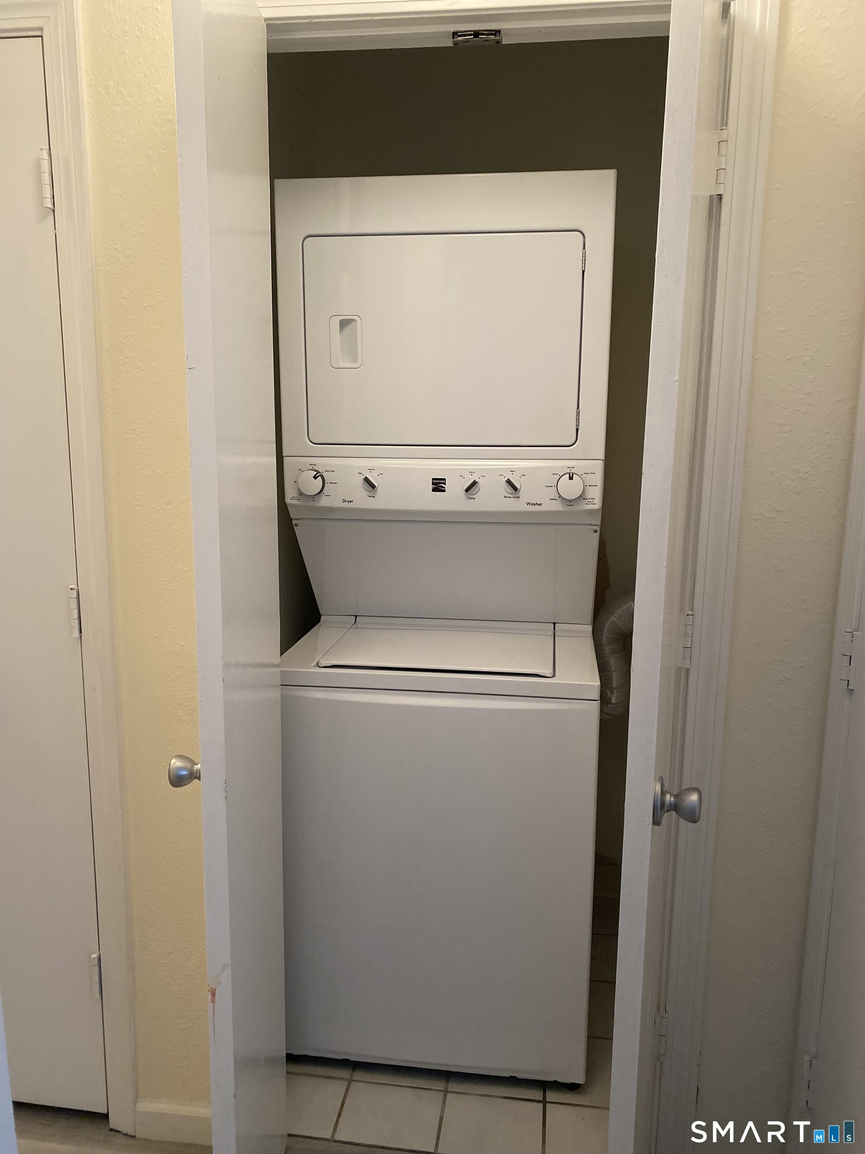 925 Oronoke Road, Unit 32J Waterbury, CT 06708 - Photo 13 of 15