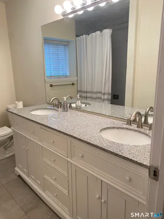 $1,900 | 925 Oronoke Road, Unit 32J, Waterbury, CT 06708