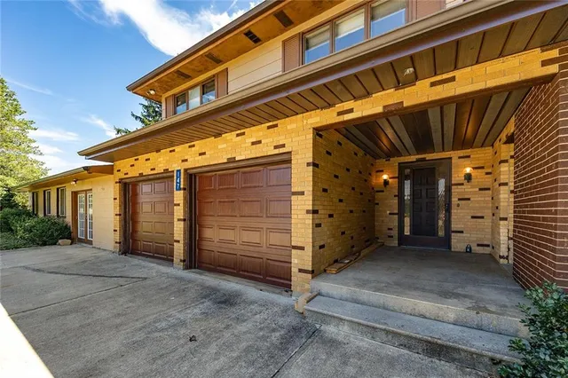 $375,000 | 147 Gierlach Drive, Franklin, PA 16323