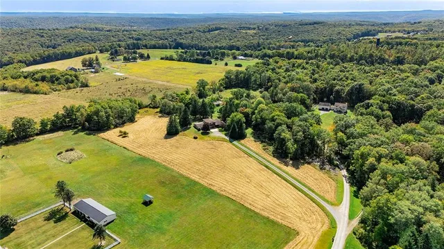 $375,000 | 147 Gierlach Drive, Franklin, PA 16323