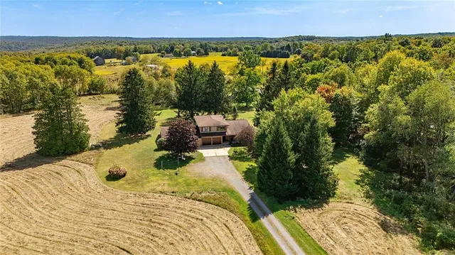 $375,000 | 147 Gierlach Drive, Franklin, PA 16323