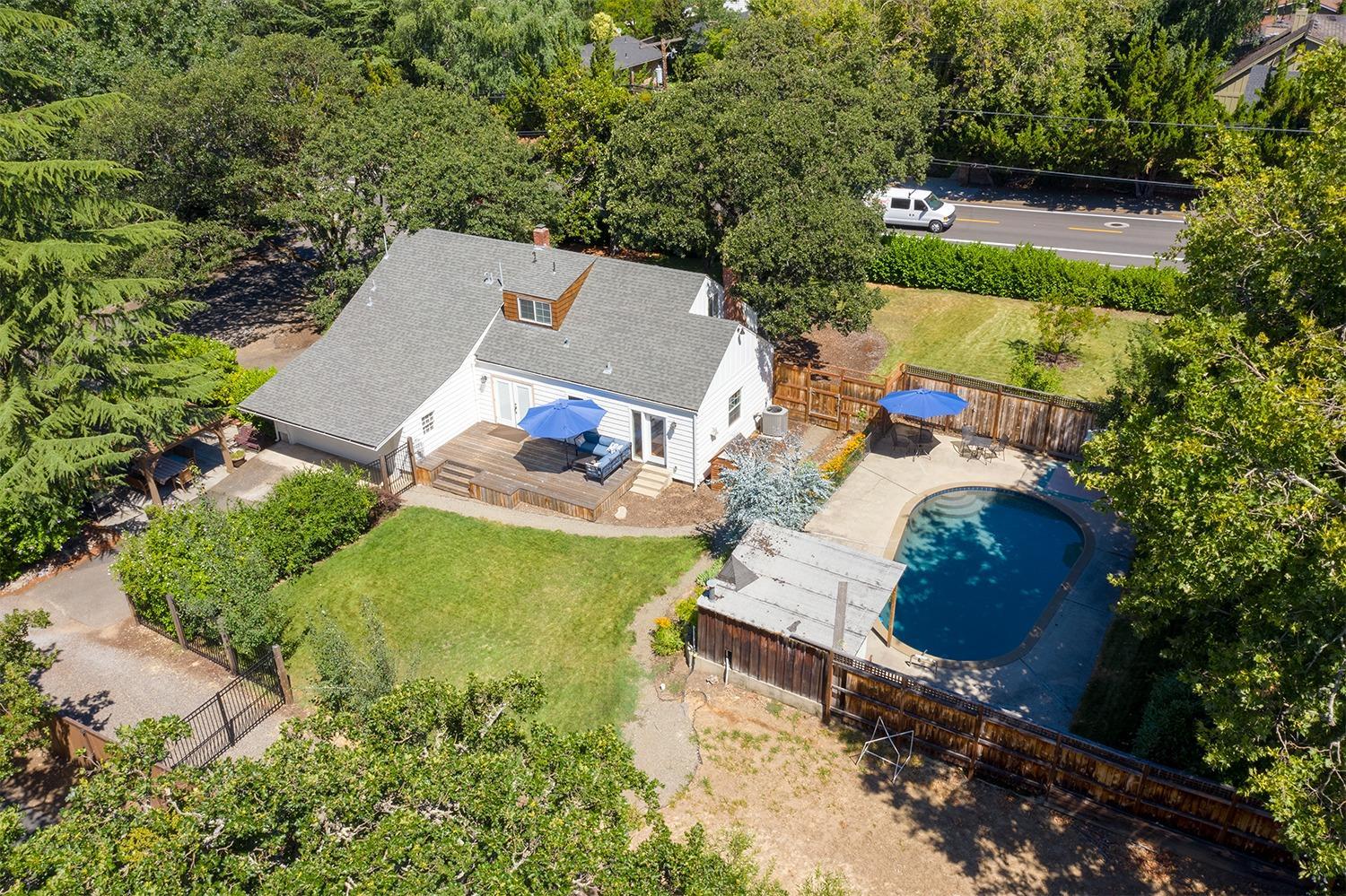 2404 Hillcrest Road Medford, OR 97504 - Photo 3 of 33 Additional Photo