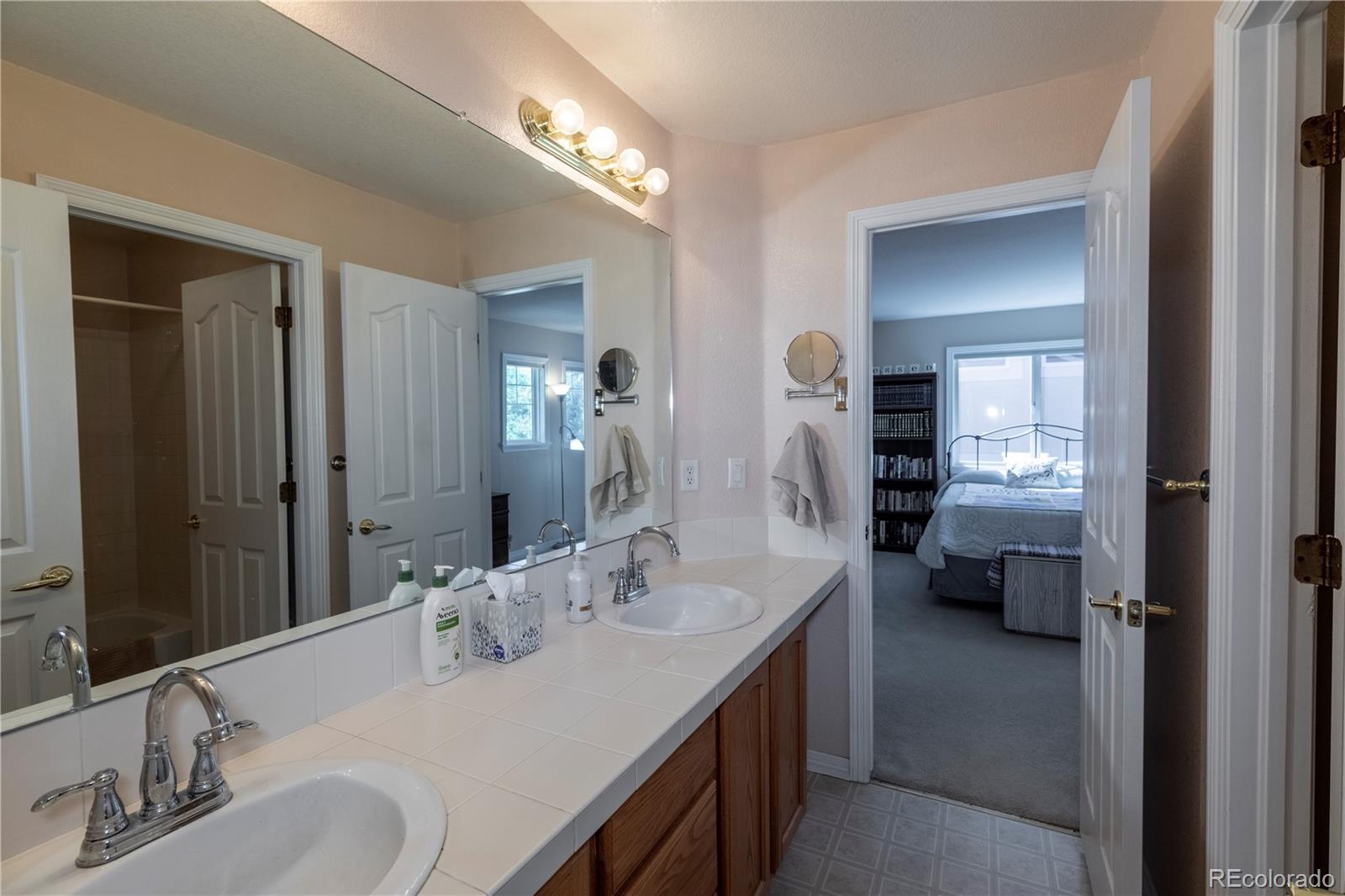 594 Ridgemont Circle Highlands Ranch, CO 80126 - Photo 22 of 40 Gallery Image 22
