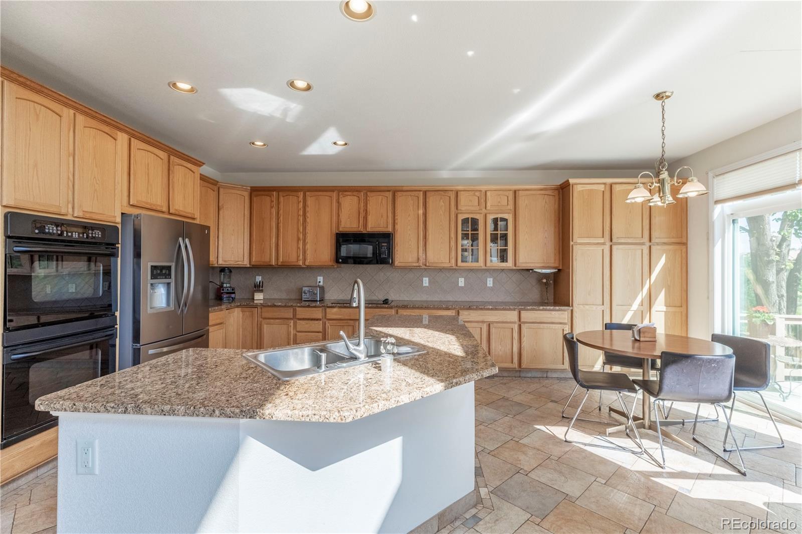 594 Ridgemont Circle Highlands Ranch, CO 80126 - Photo 10 of 40 Gallery Image 10