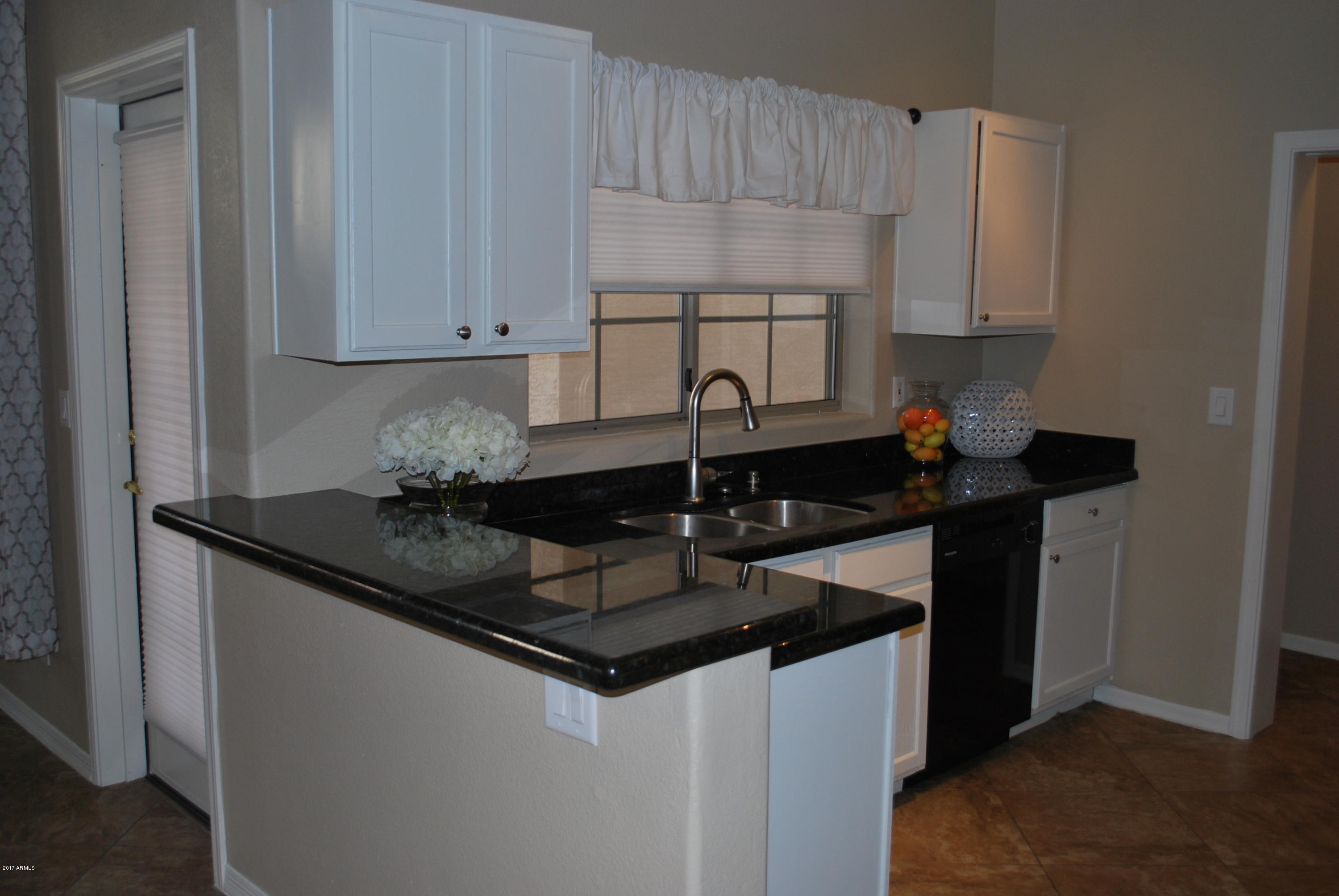 2801 North Litchfield Road, Unit 19 Goodyear, AZ 85395 - Photo 6 of 28 DSC_3583
