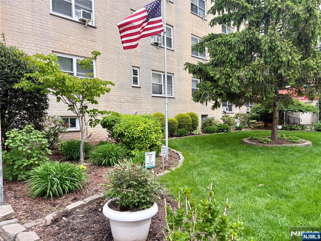 2205 North Central Road, Unit 4D Fort Lee, NJ 07024 - Photo 2 of 39