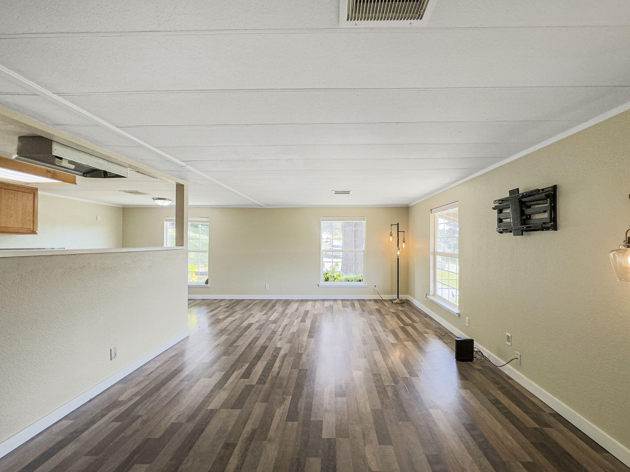 6337 Elk River Road Eureka, CA 95503 - Photo 10 of 57 7-web-or-mls-305A68BD-F4D7-4FFA-A71A-584