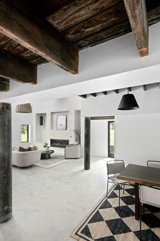 a view of entrance door of the house