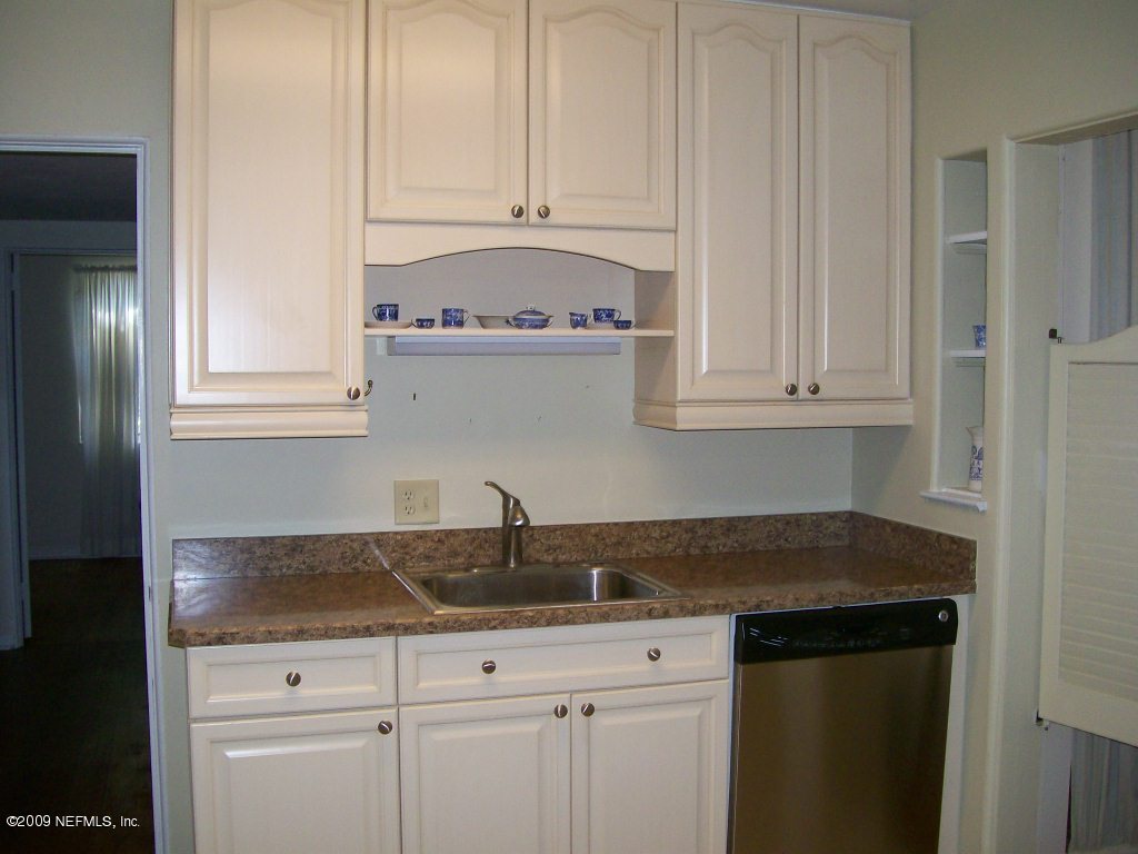 4653 Tanbark Road Jacksonville, FL 32210 - Photo 3 of 10 Kitchen