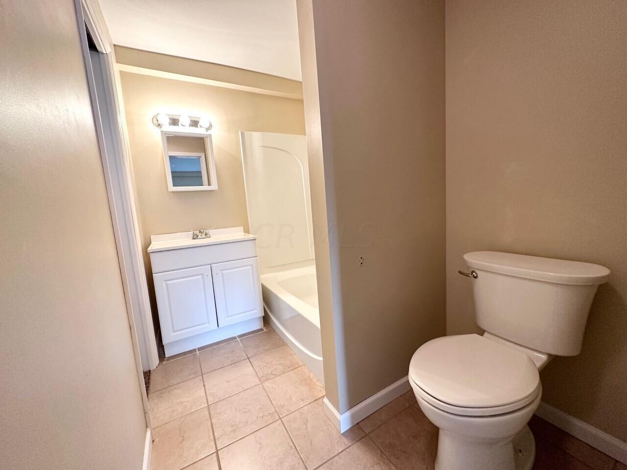 109 Maple Street Hebron, OH 43025 - Photo 22 of 31 Upstairs Jack & Jill Bath