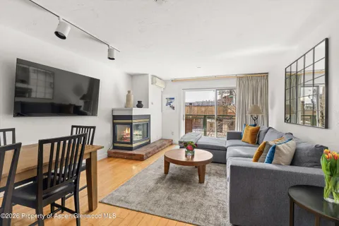 $6,450,000 | 555 East Durant Avenue, Unit 2C, Aspen, CO 81611