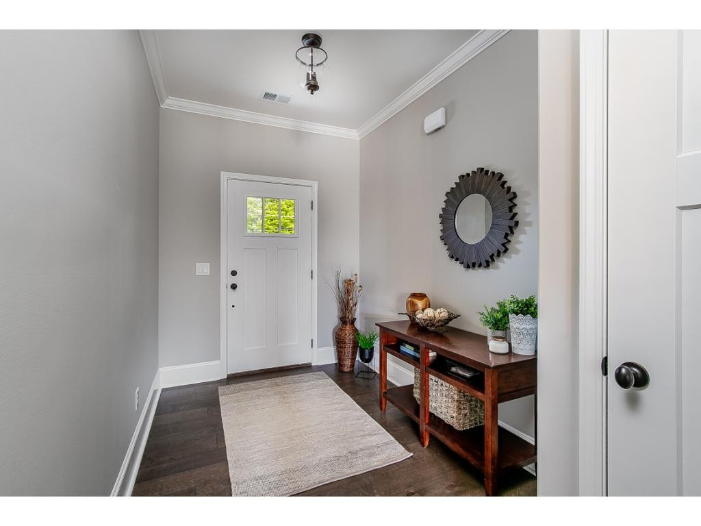 281 Allison Road Piney Flats, TN 37686 - Photo 8 of 36 Photo Similar