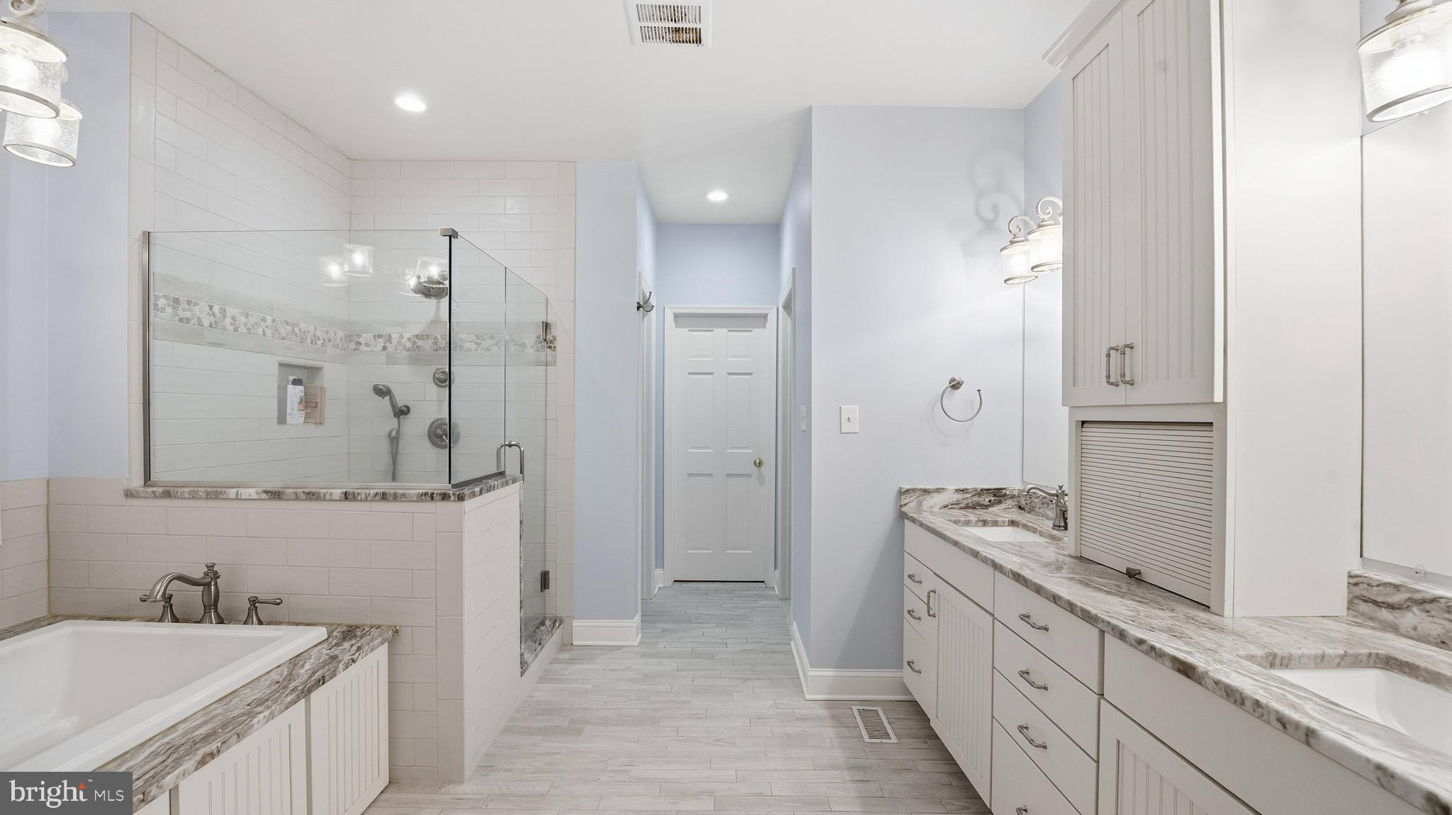 600 Traveller Court Lothian, MD 20711 - Photo 25 of 55 Owner's Luxurious Spa dbl vanity, tub & shower