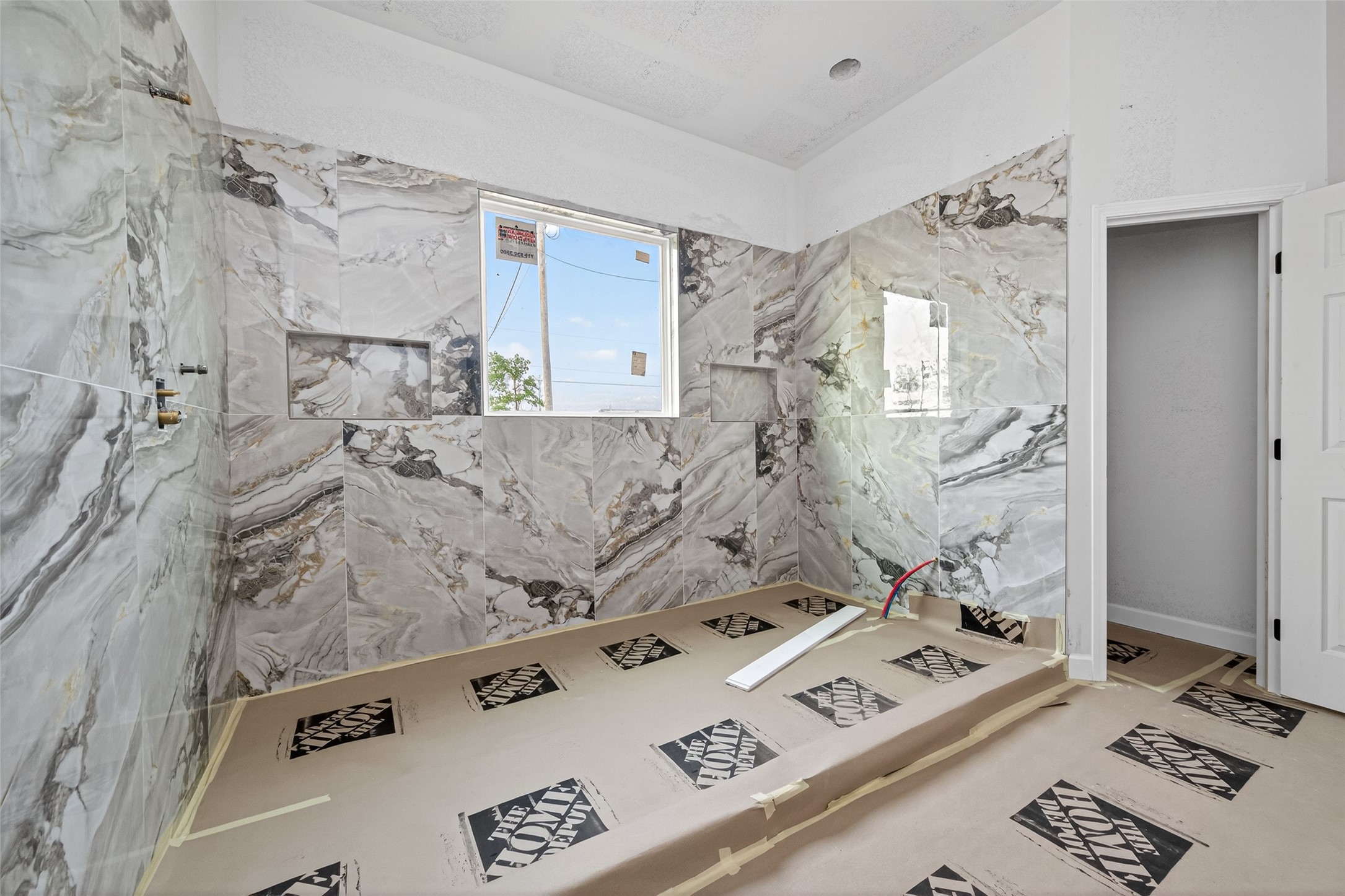 1202 Peter Pne Street Huffman, TX 77336 - Photo 8 of 12 a picture of a bathroom