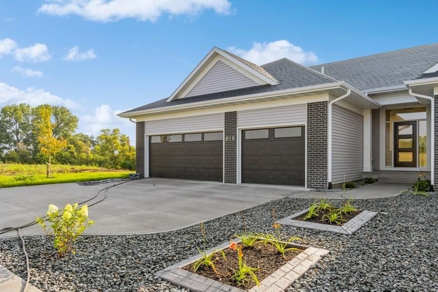 818 High Rdg Trail Solon, IA 52333 - Photo 1 of 38 Gallery Image 1