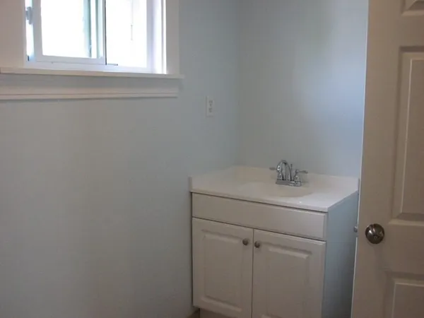 $1,550 | 81 School Street, Unit 4, Milford, MA 01757