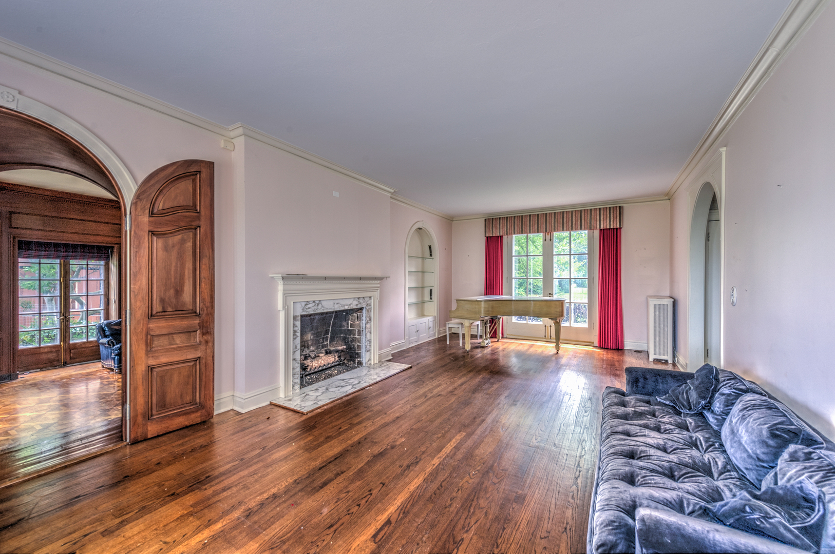 141 Sheridan Road Winnetka, IL 60093 - Photo 12 of 58 a living room with furniture and a fireplace