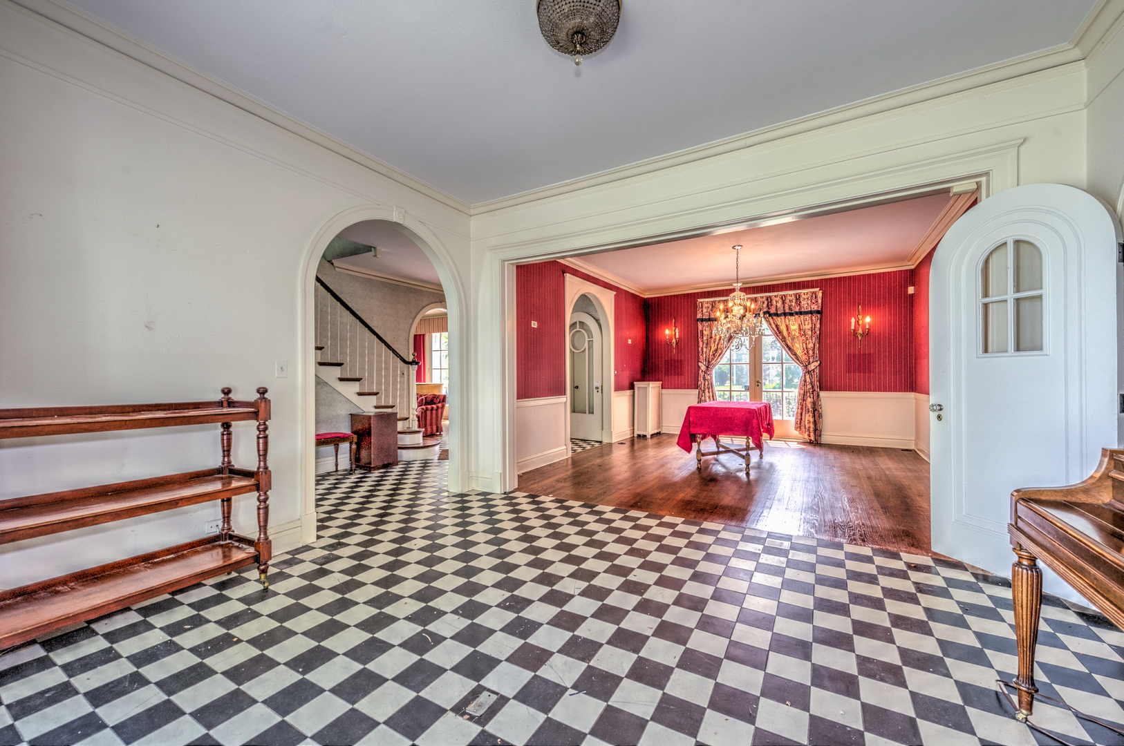 141 Sheridan Road Winnetka, IL 60093 - Photo 18 of 58 a view of a interior of the house