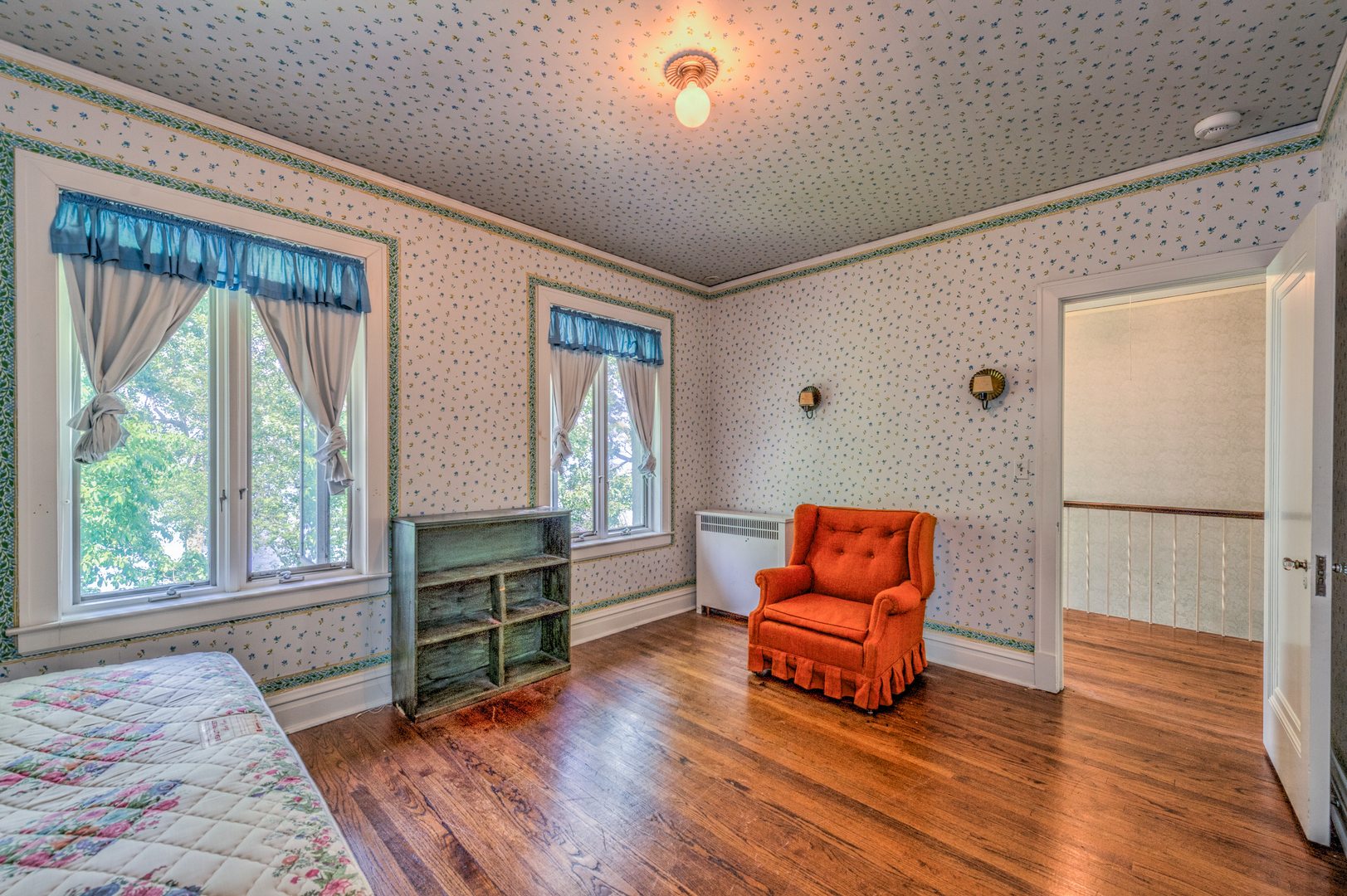 141 Sheridan Road Winnetka, IL 60093 - Photo 40 of 58 a room with furniture and a window