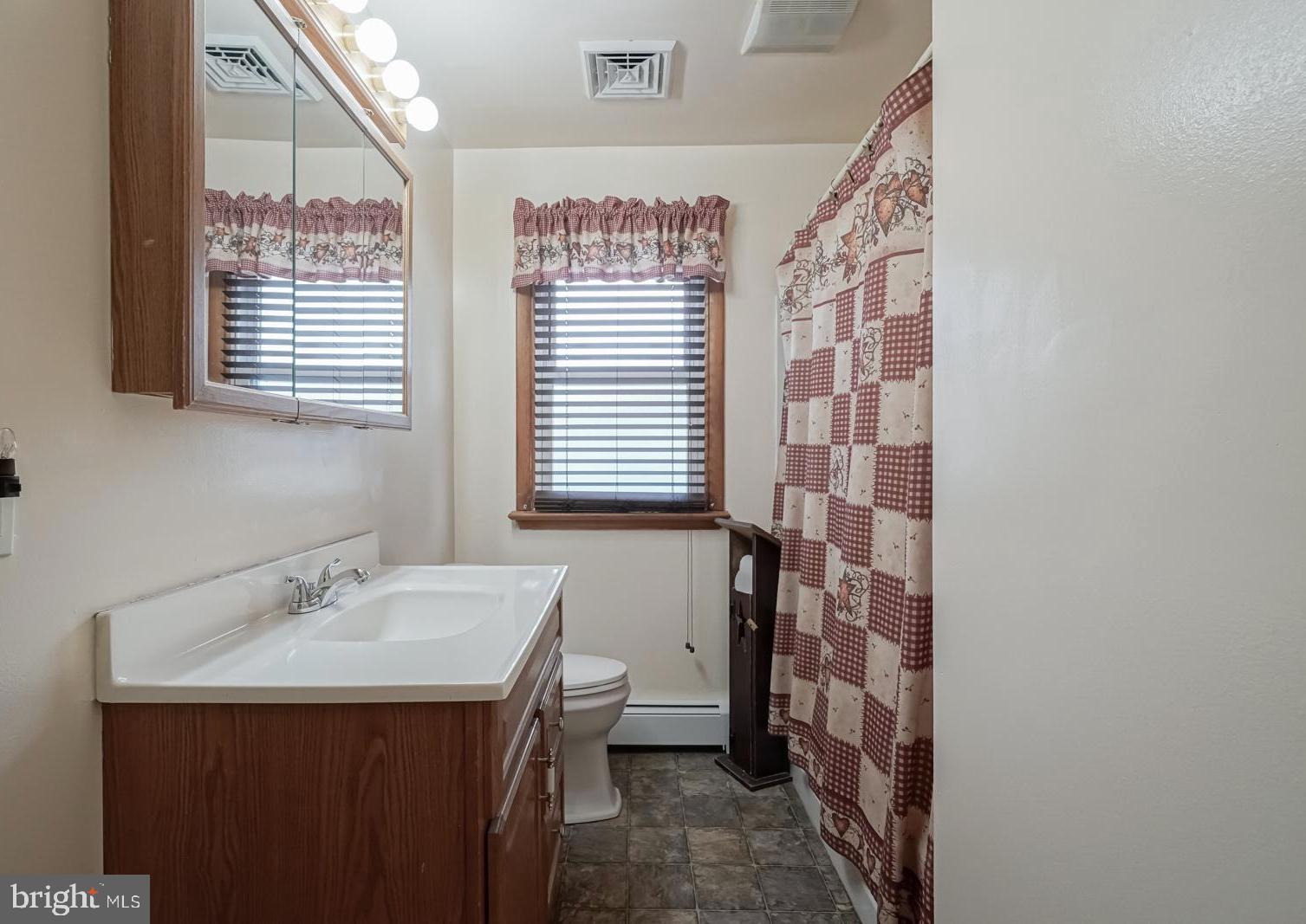 82 Georgia Road Pennsville, NJ 08070 - Photo 14 of 42 Full Bath with Tub/Shower
